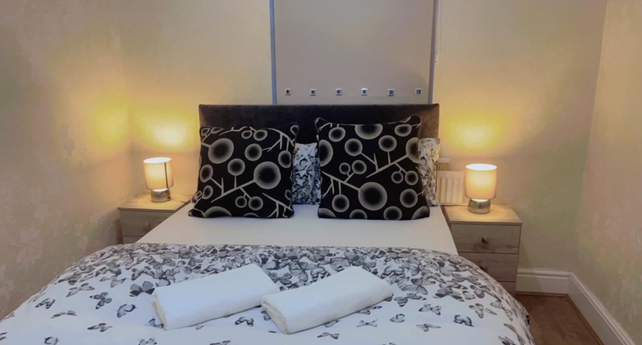 Manchester Old Trafford Apartment ภายนอก รูปภาพ