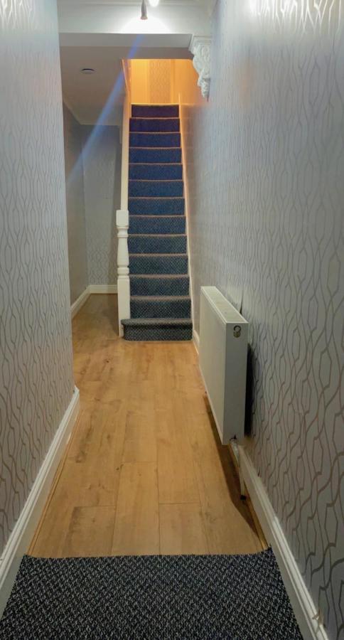 Manchester Old Trafford Apartment ภายนอก รูปภาพ